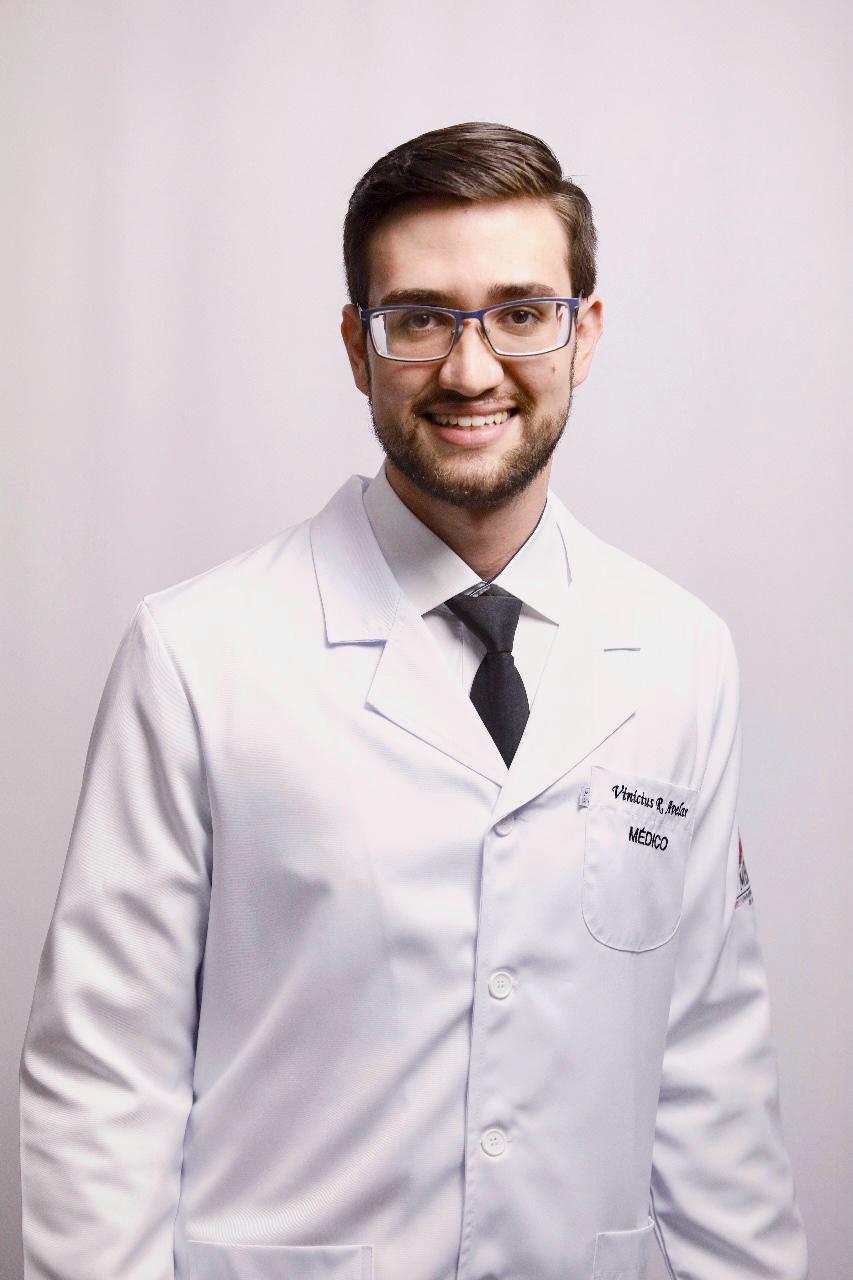Dr. Vinícius Avelar - Neurologista em jaleco